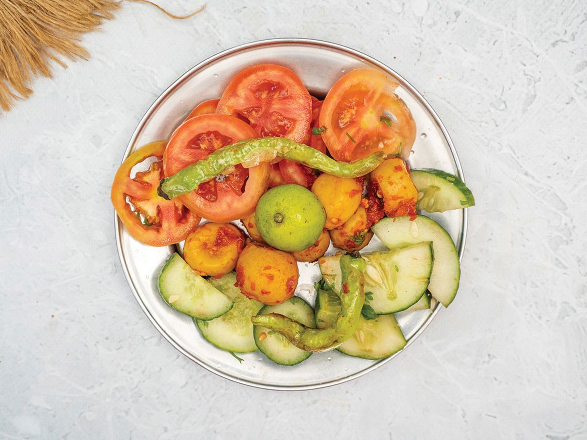 Sliced Green Salad