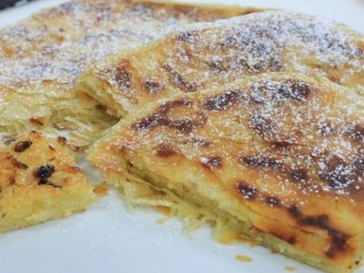 Sweet basbousa pie