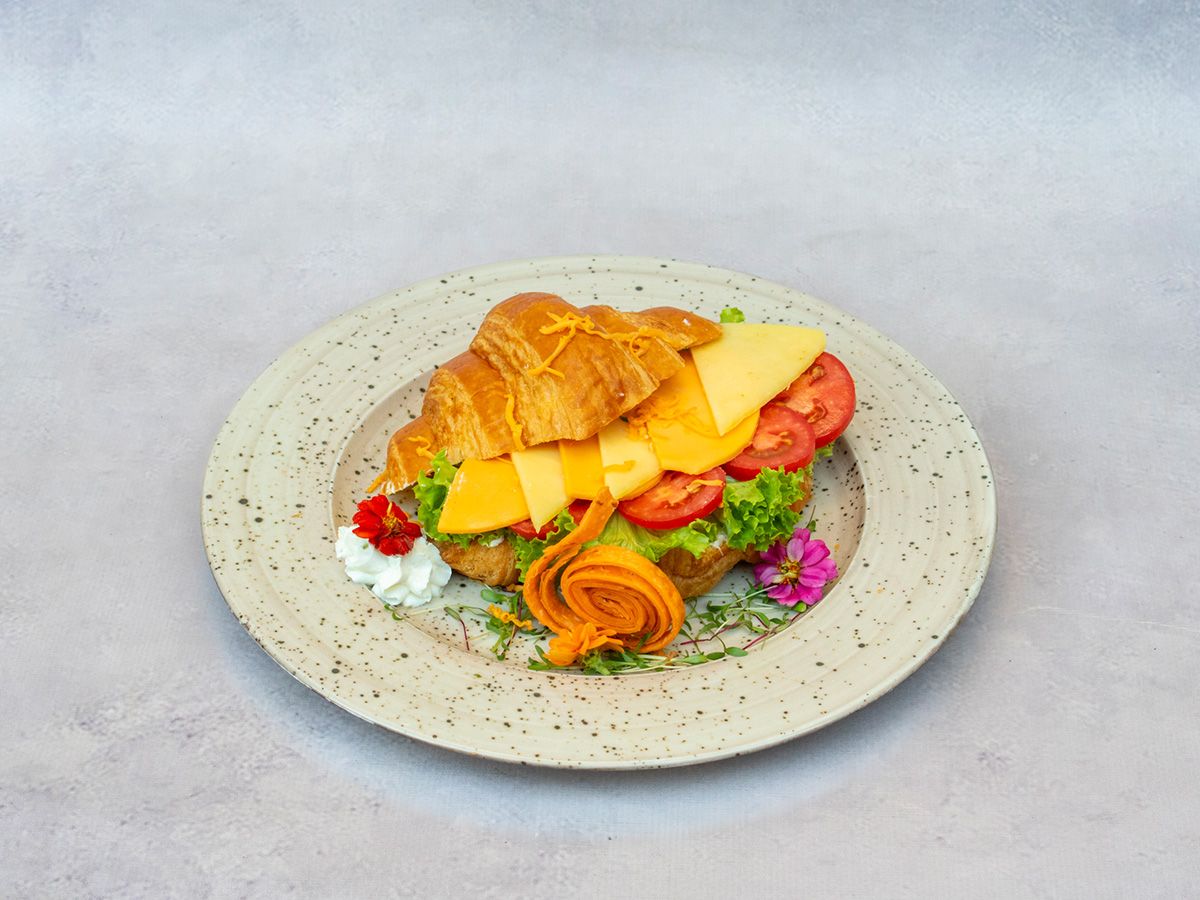 Mixed cheese croissant