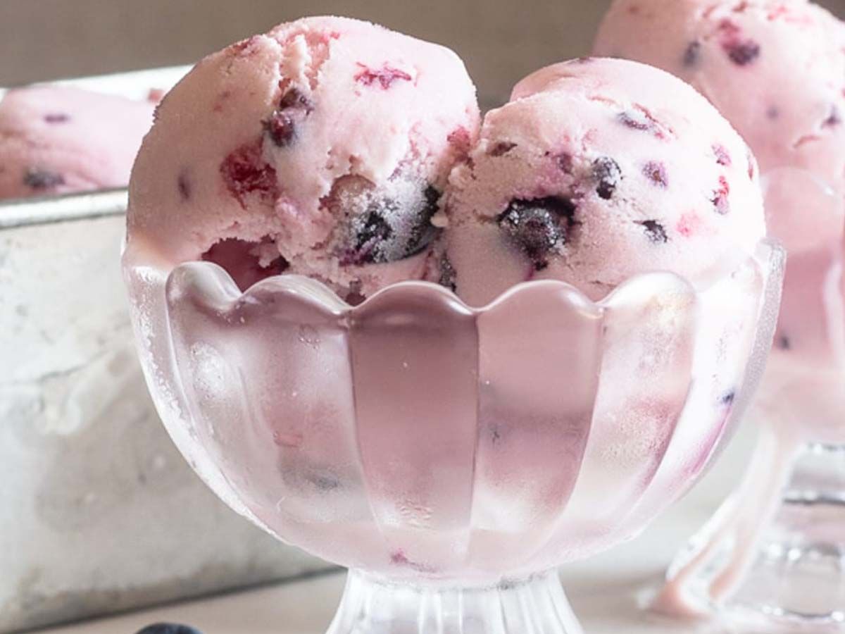 berry yogurt Ice Cream