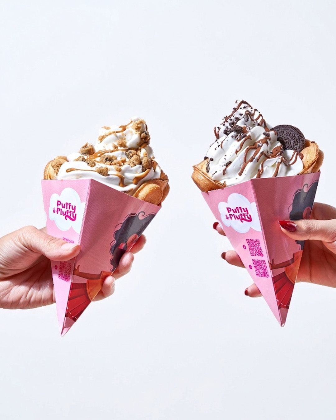 Bubble Waffle White Chocolate with Ice Cream