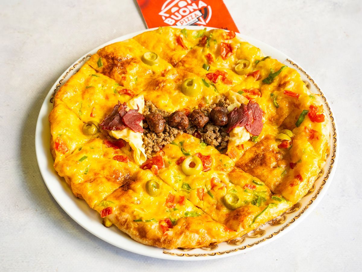 Oriental Meat Mix Pizza