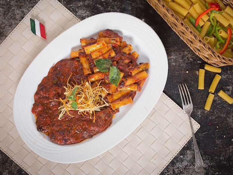 Carne Alla Puttanesca Con Rigatoni