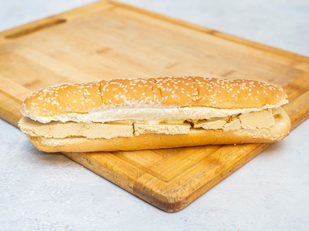 Halawa With Qeshta Cream Sandwich