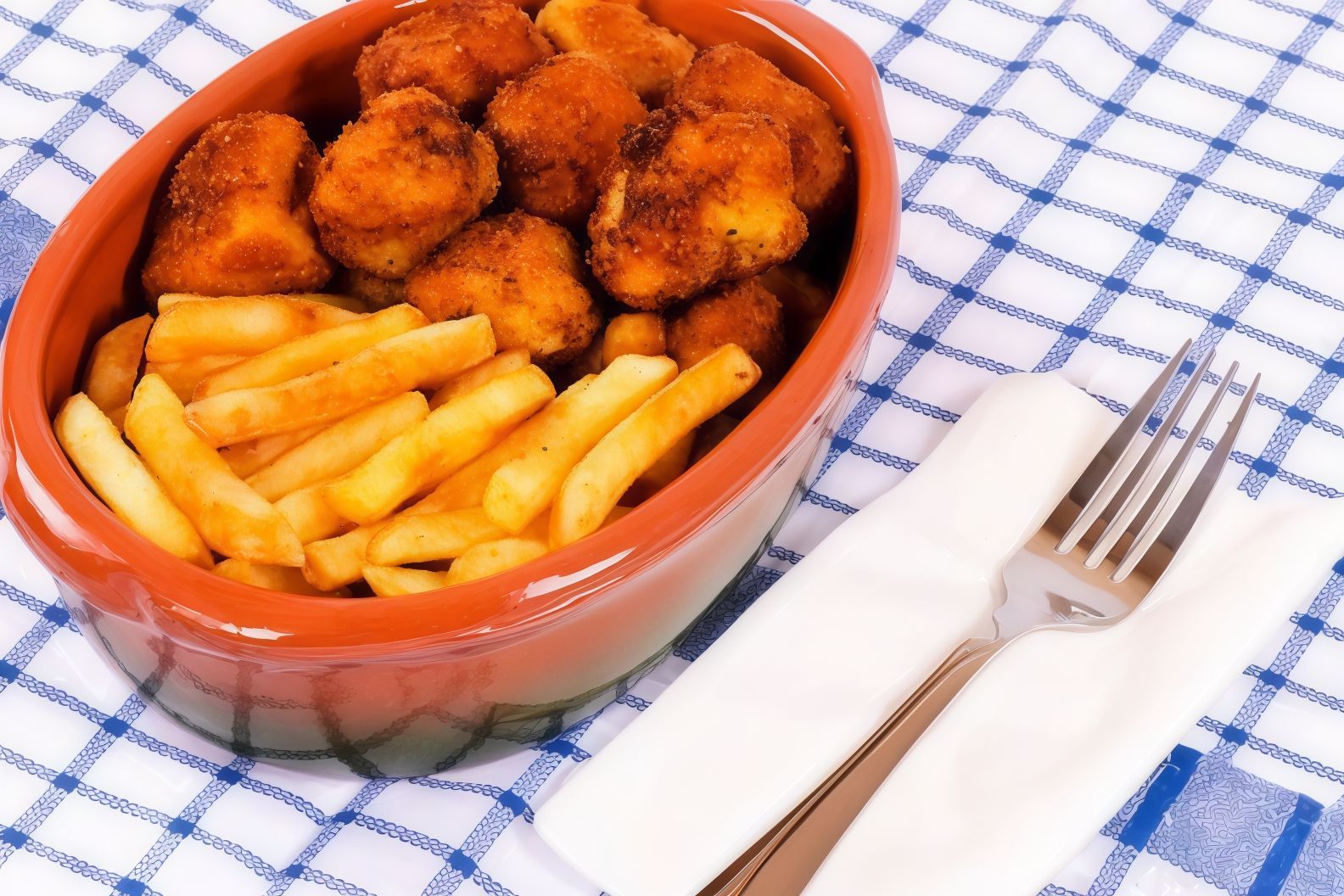 O04- Chicken Balls with French Fries