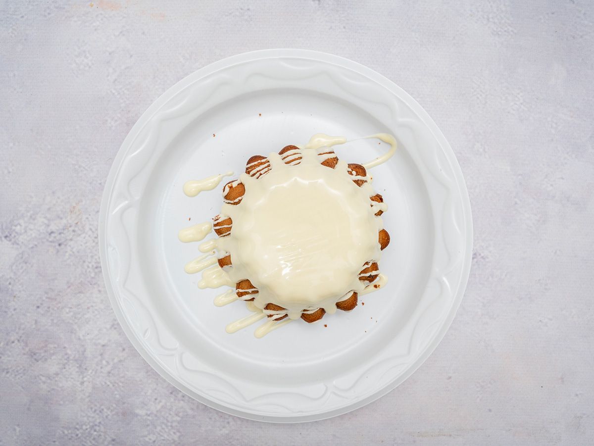 Molten Cake With White Chocolate