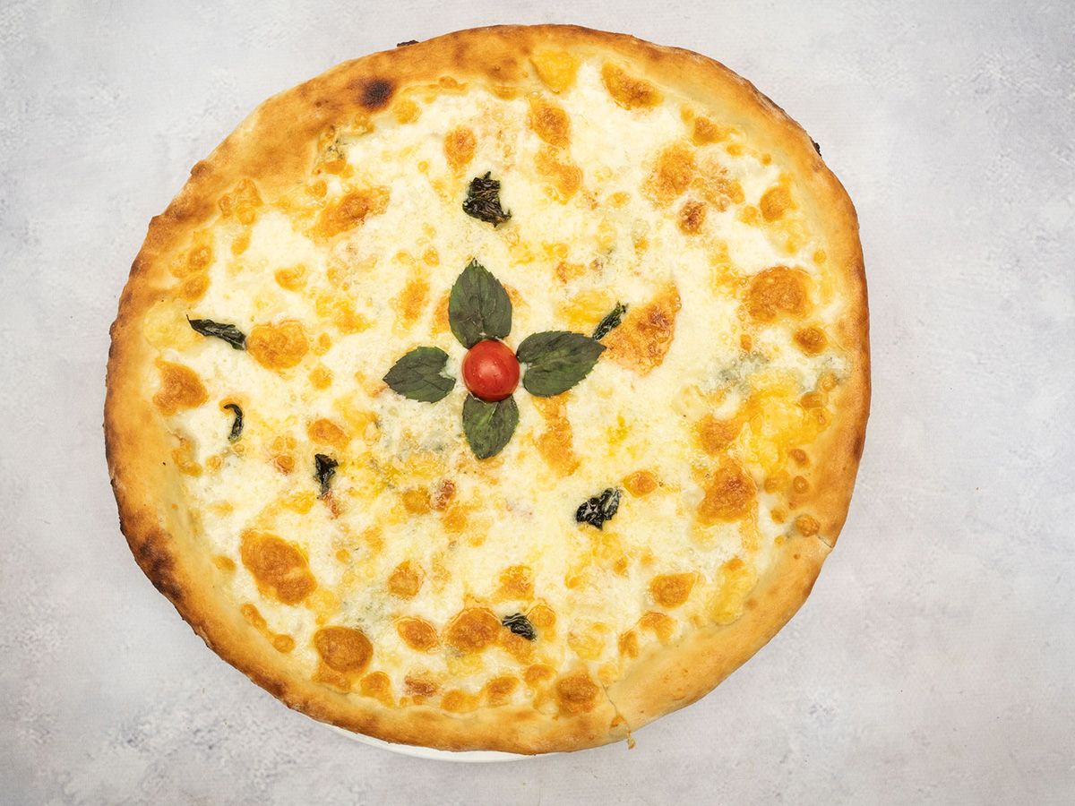 Quattro Formaggio Pizza
