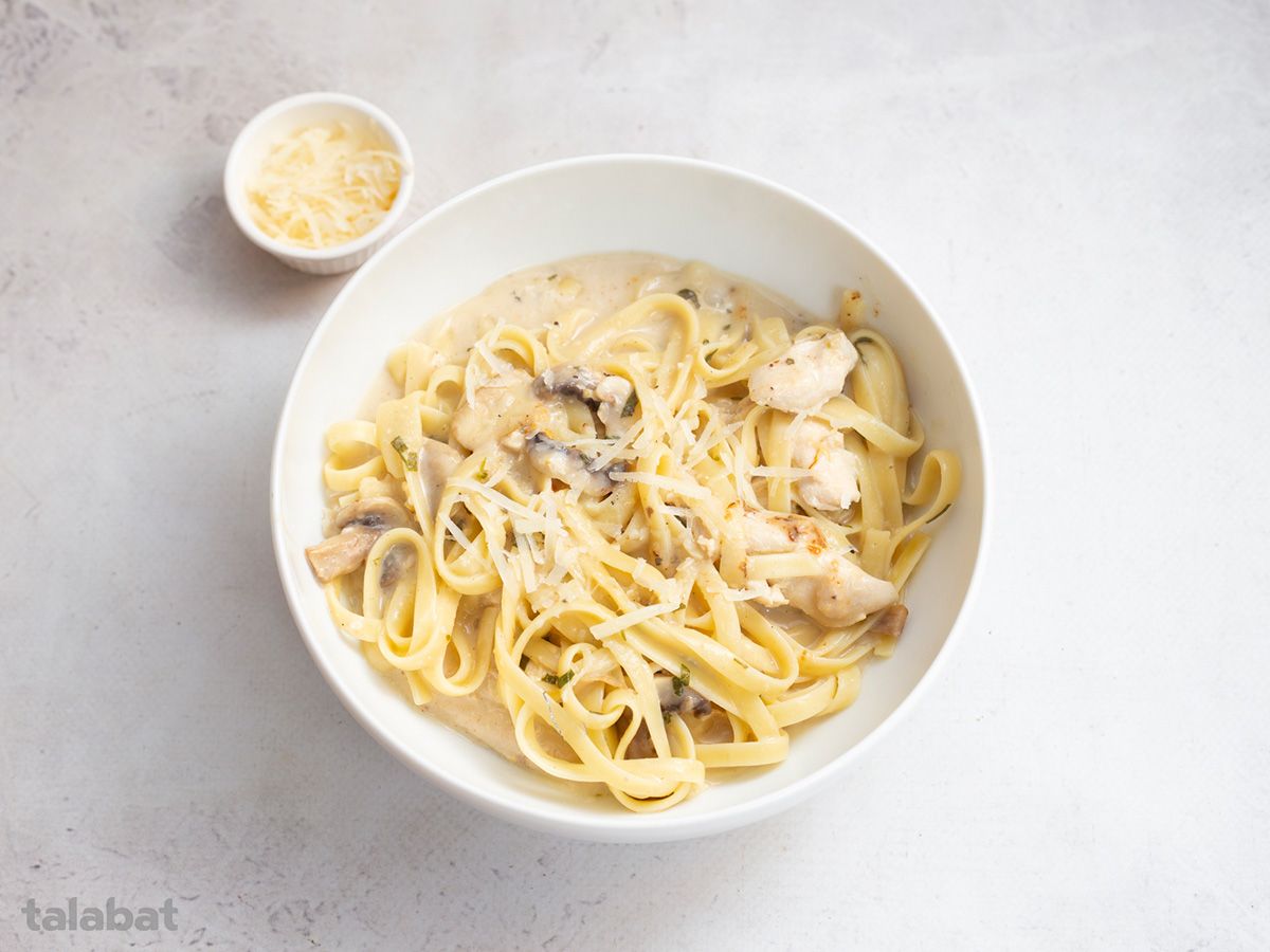Chicken Alfredo Pasta with Parmesan Cheese