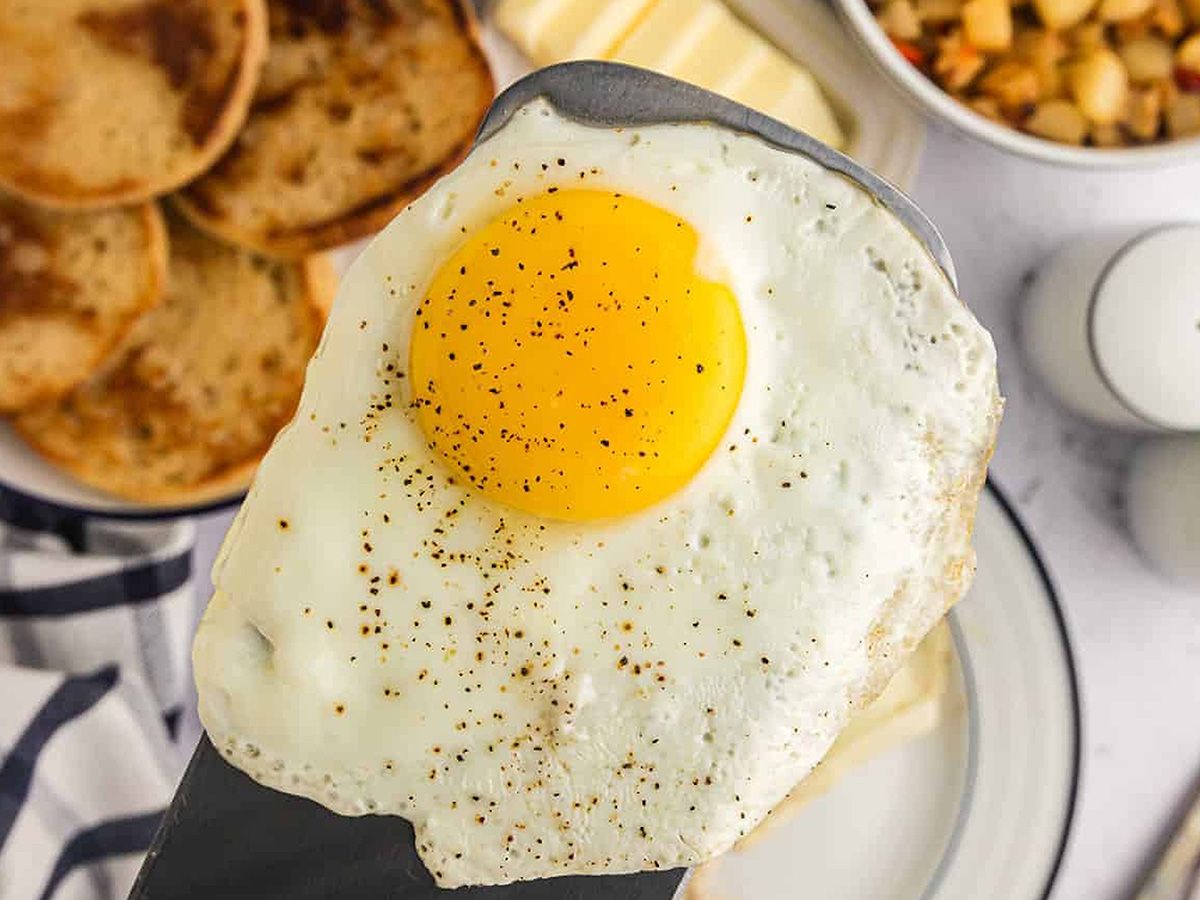 Fried egg in oil