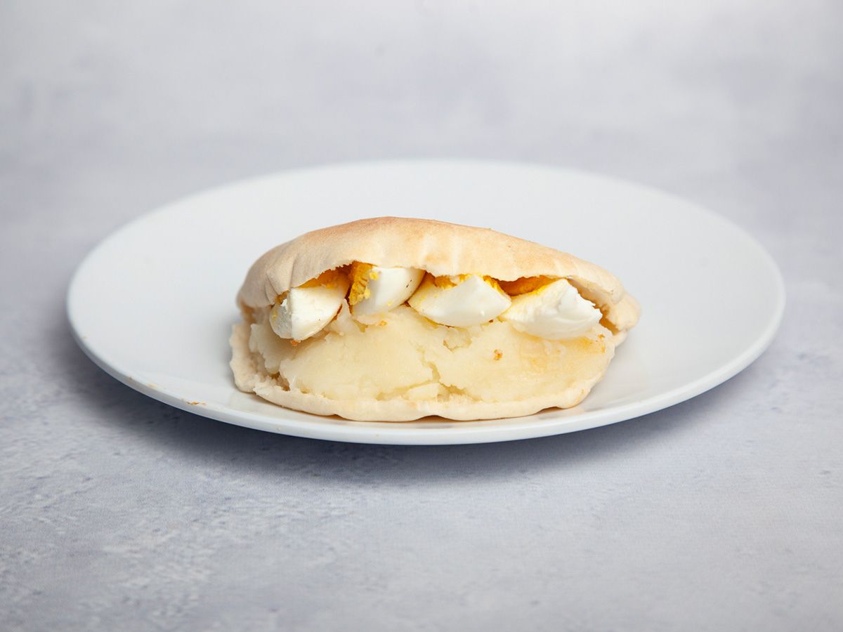 Potato Puree With Omelette Sandwich