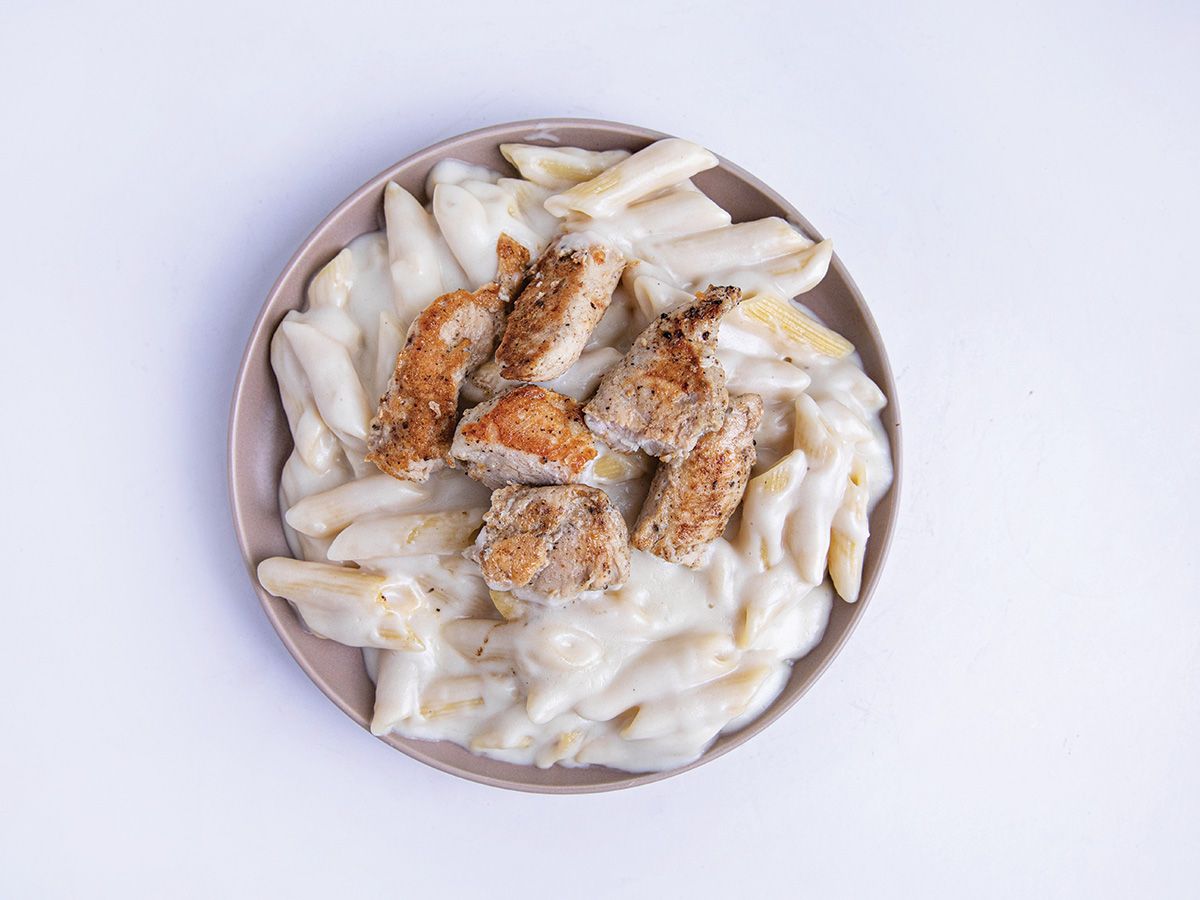Grilled Chicken And Cream Sauce Pasta