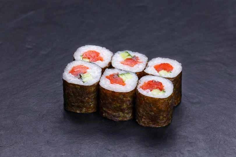 Hoso Maki Salmon 6 pieces