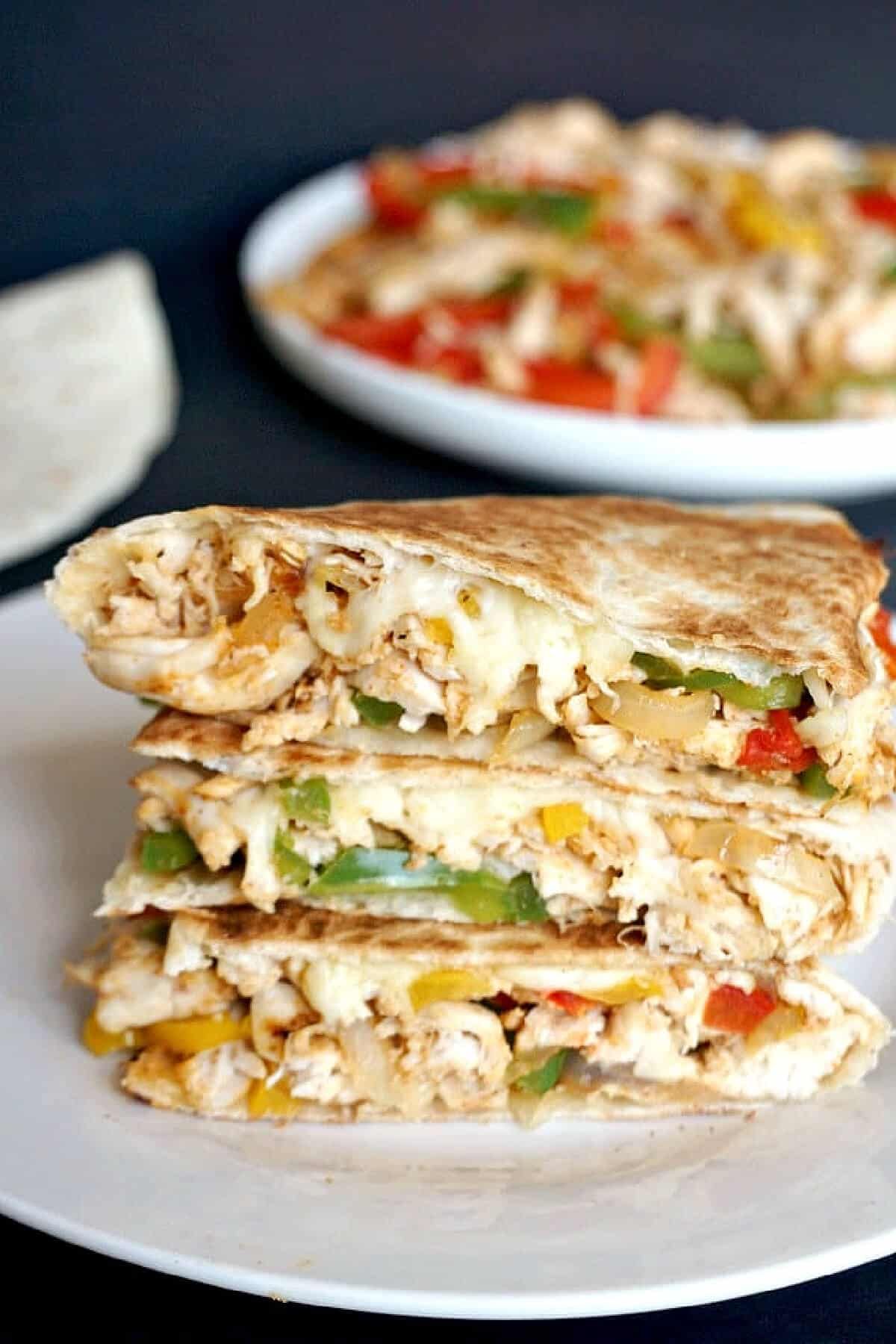 Chicken Fajita Mozzarella Manoushe