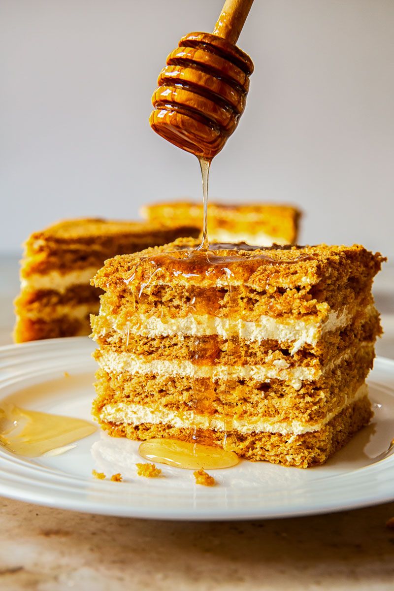 Honey cake with caramel