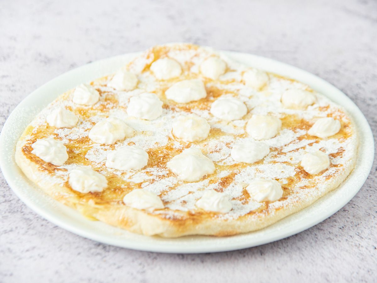 Lenten pie with custard and honey