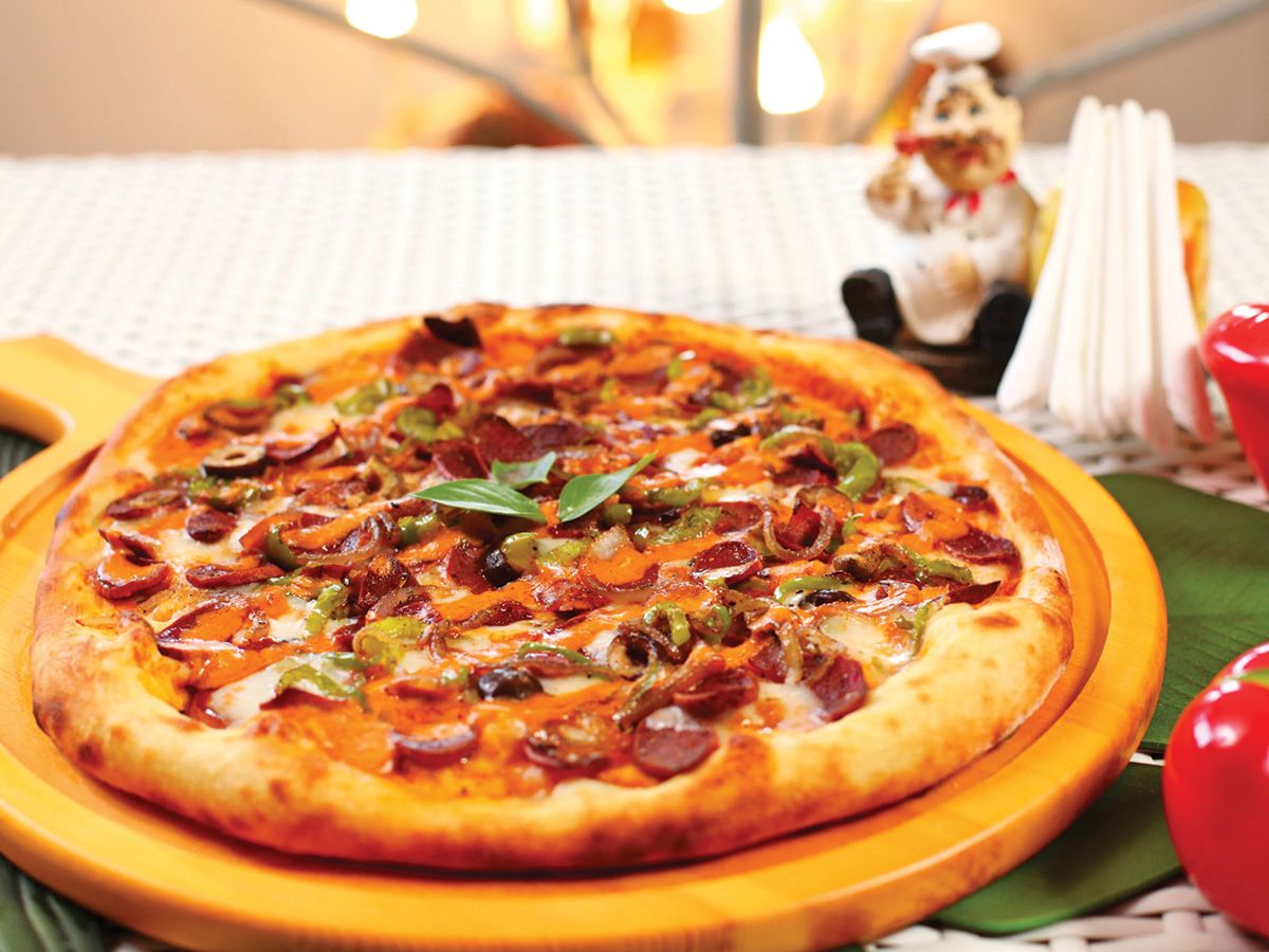 Hot Dog Oriental pizza