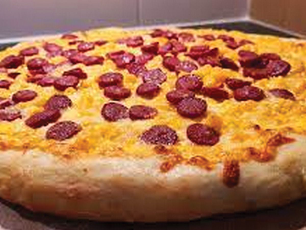 Hot dog pizza