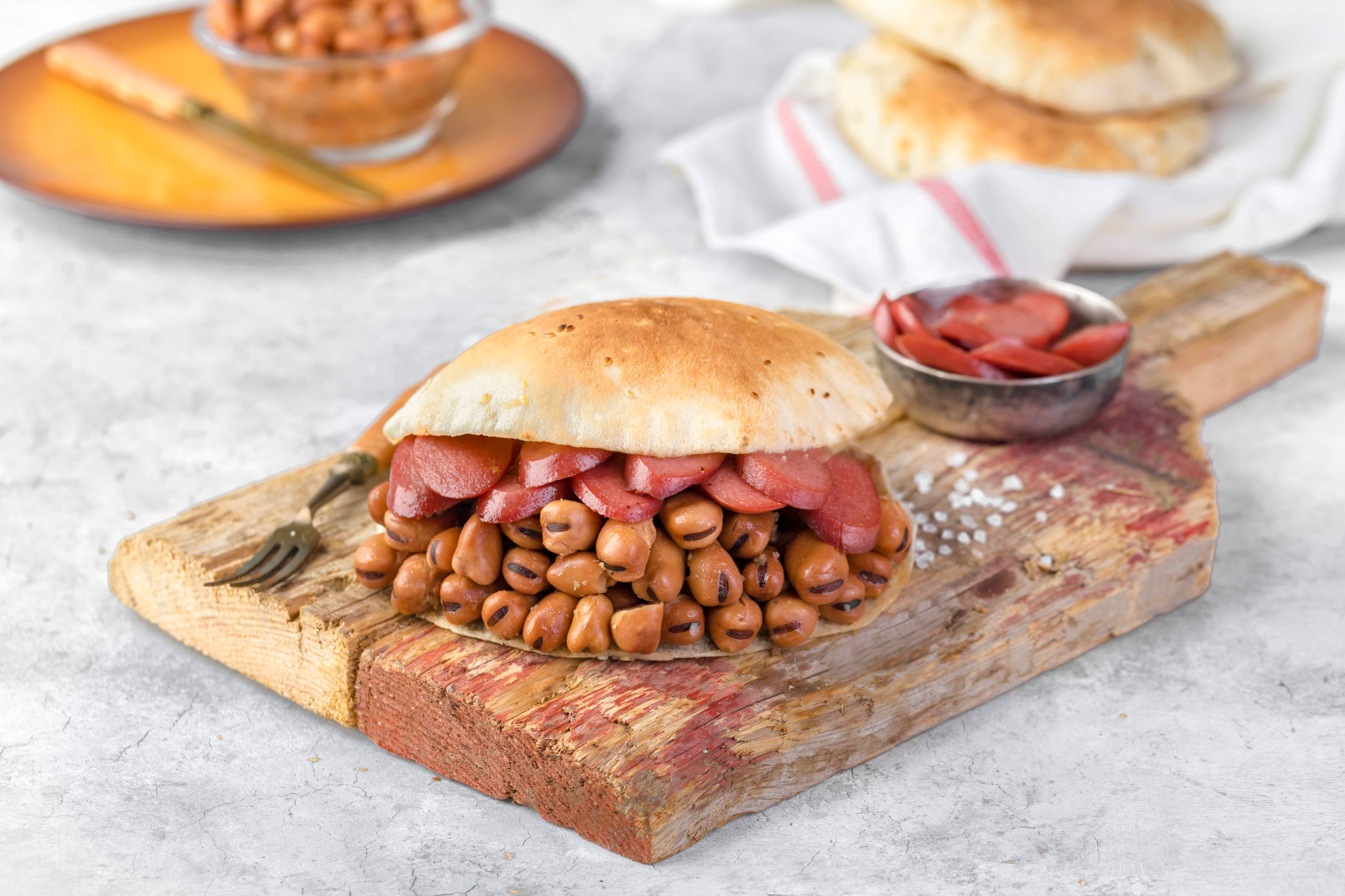 Foul sandwich with hot dog