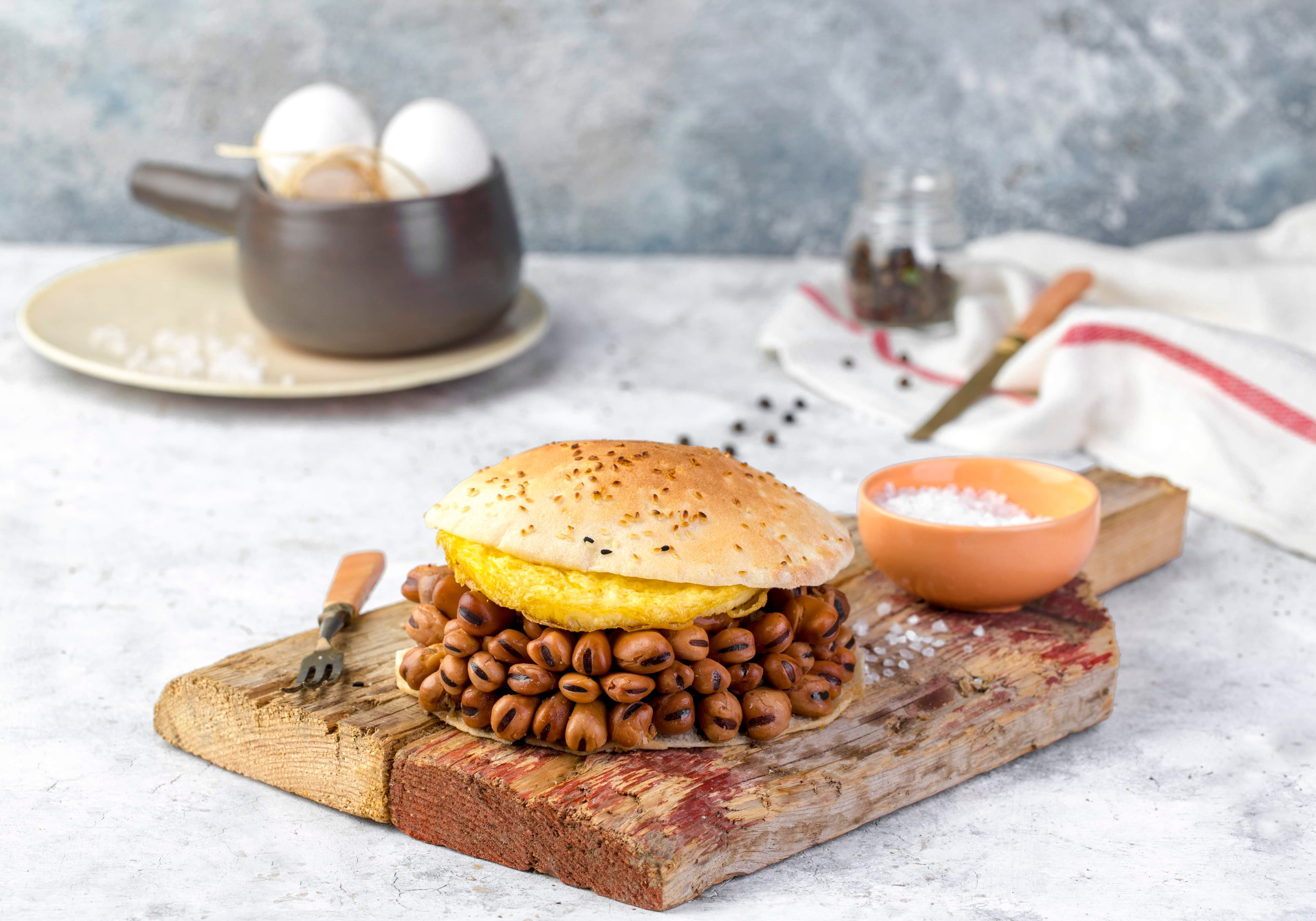 Foul Sandwich With Omelette