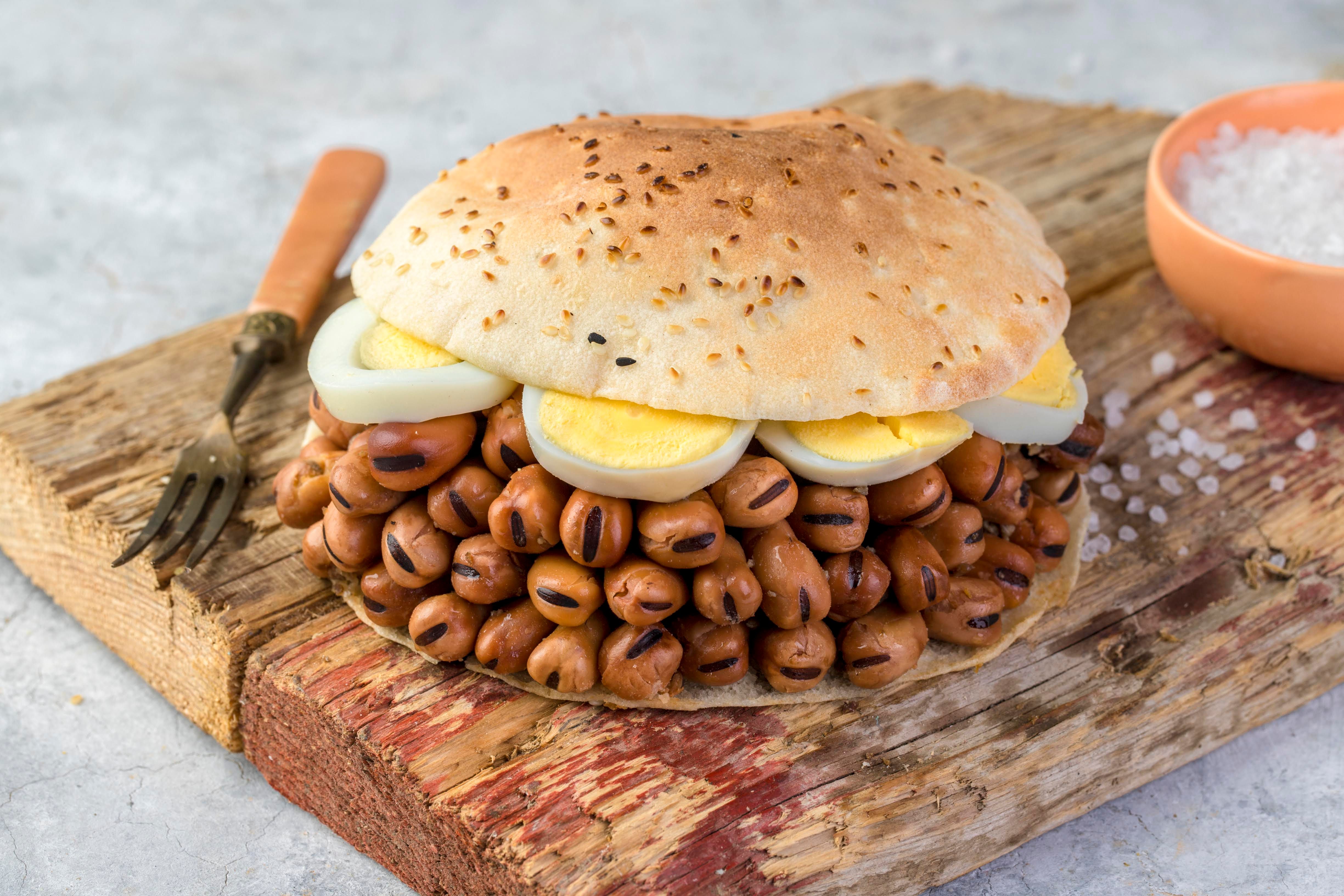 Foul Sandwich With Eggs