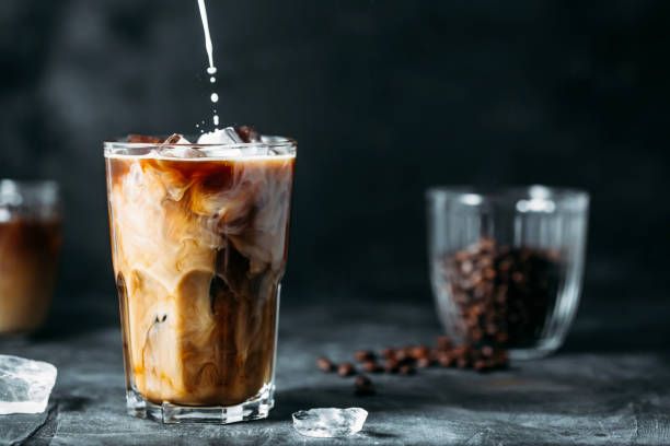 لاتيه إسباني آيس بالفستق