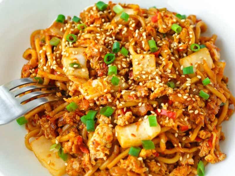 Stir-Fry Korean Kimchi Chicken Noodles