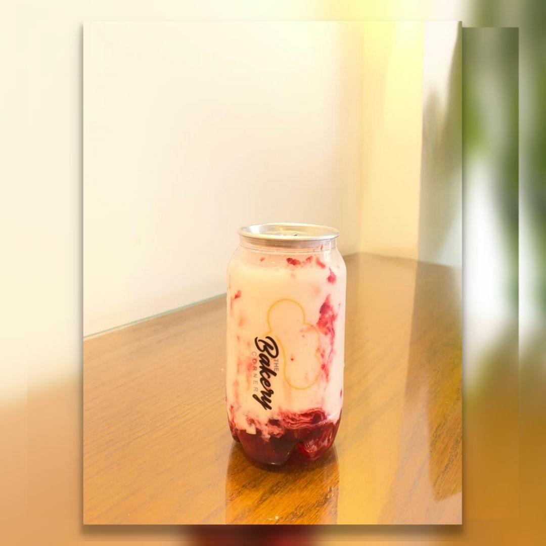 Milky Boba Strawberry Can