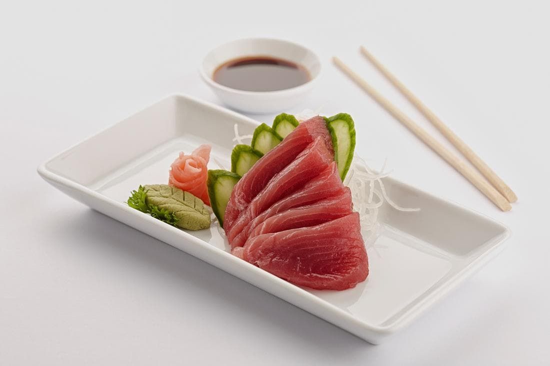 Maguro Sashimi (tuna)