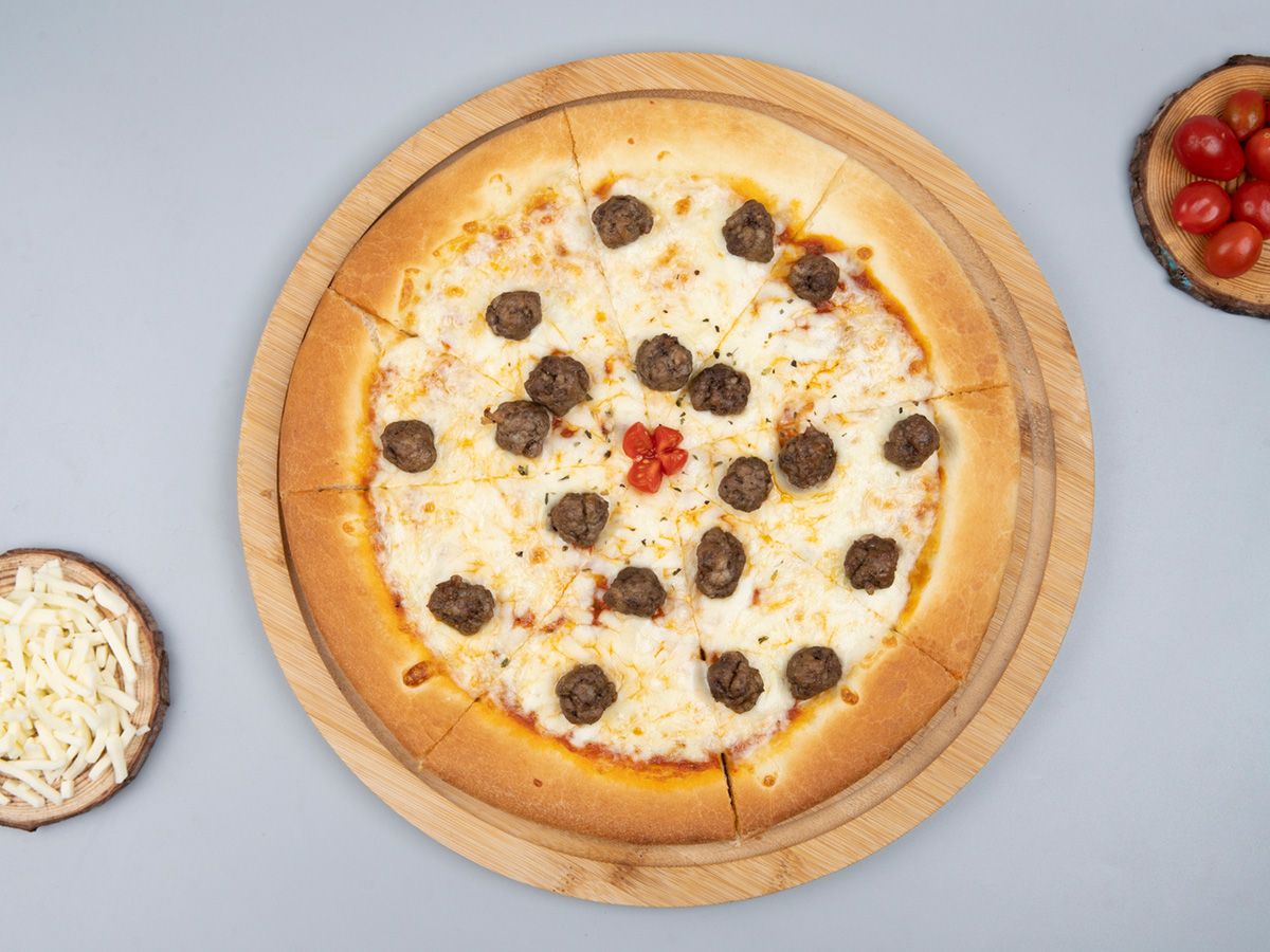 Smoked Sausage Pizza