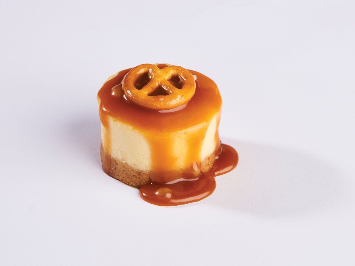 Salted Karamel Pretzel Mini Cheesecake