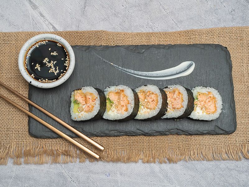 Salmon Tempura Monomaki - 5 Pieces