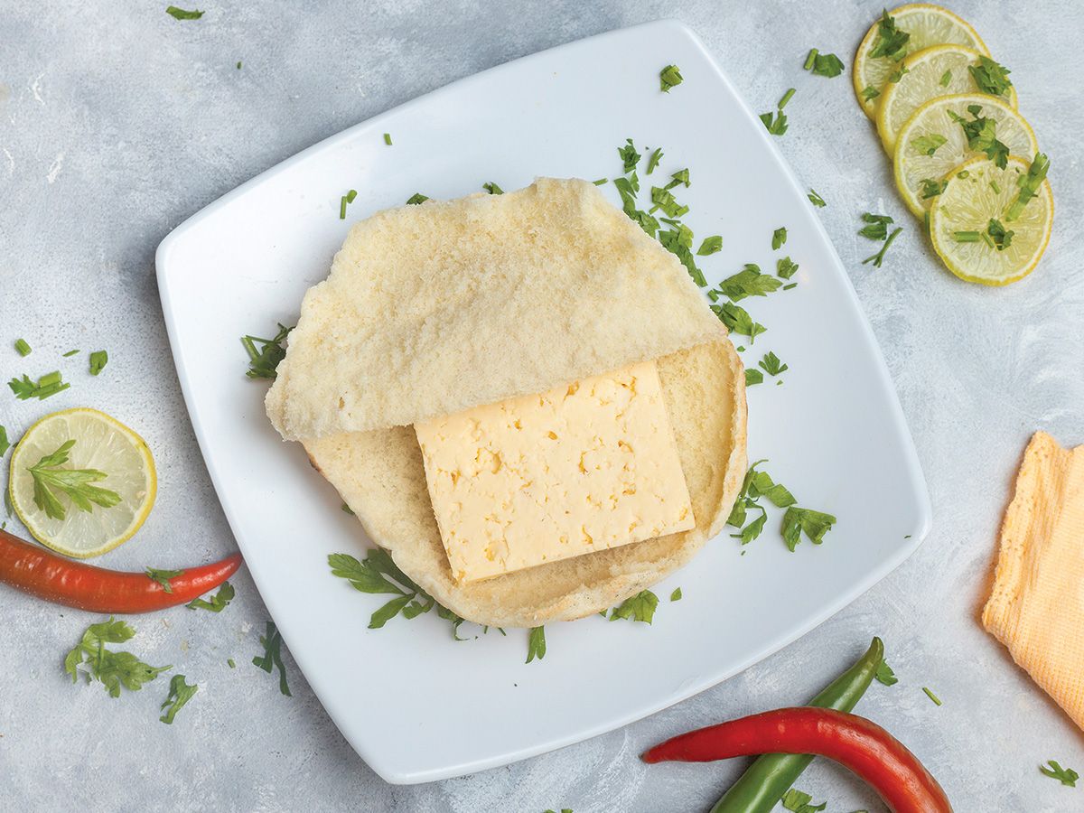 Roumi Cheese With Tomato Slices Sandwich