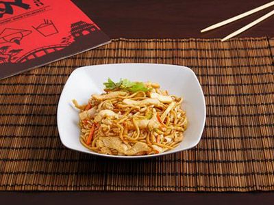 N02- Fried Chinese Noodles with Chicken