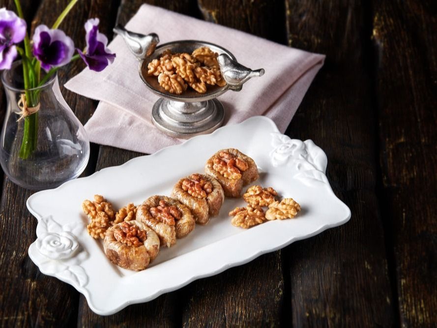 A quarter kilo of walnuts Baklava Eish