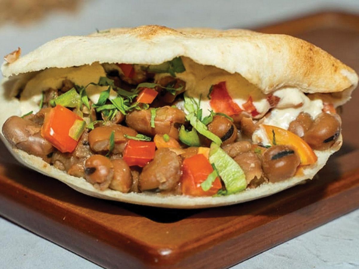 Foul Sandwich With Olive Oil