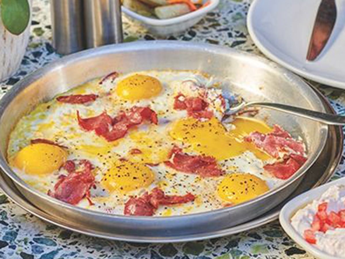 Omelette With Roumi Cheese