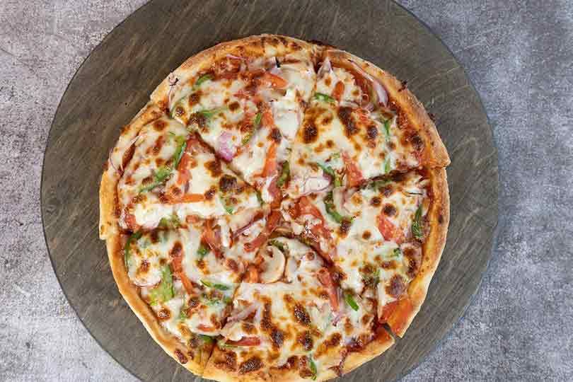 Pan Pizza Vegetarian Supreme - Medium