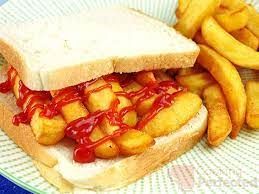 Chipsy potato sandwich with ketchup