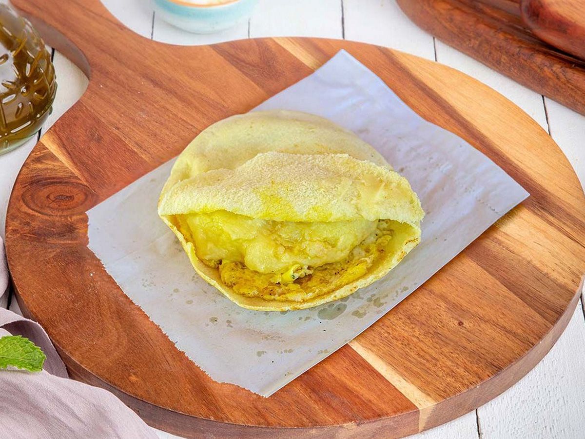 Puree Fried Eggs Sandwich