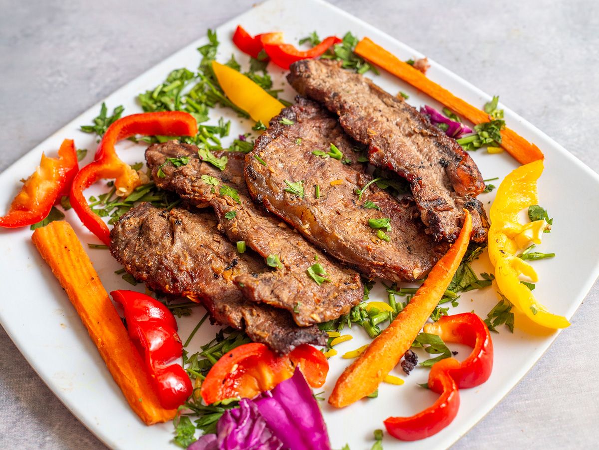 Beef Fillet With Green Pepper Grains Or Mustard With Balsamic Vinegar And Potatoes