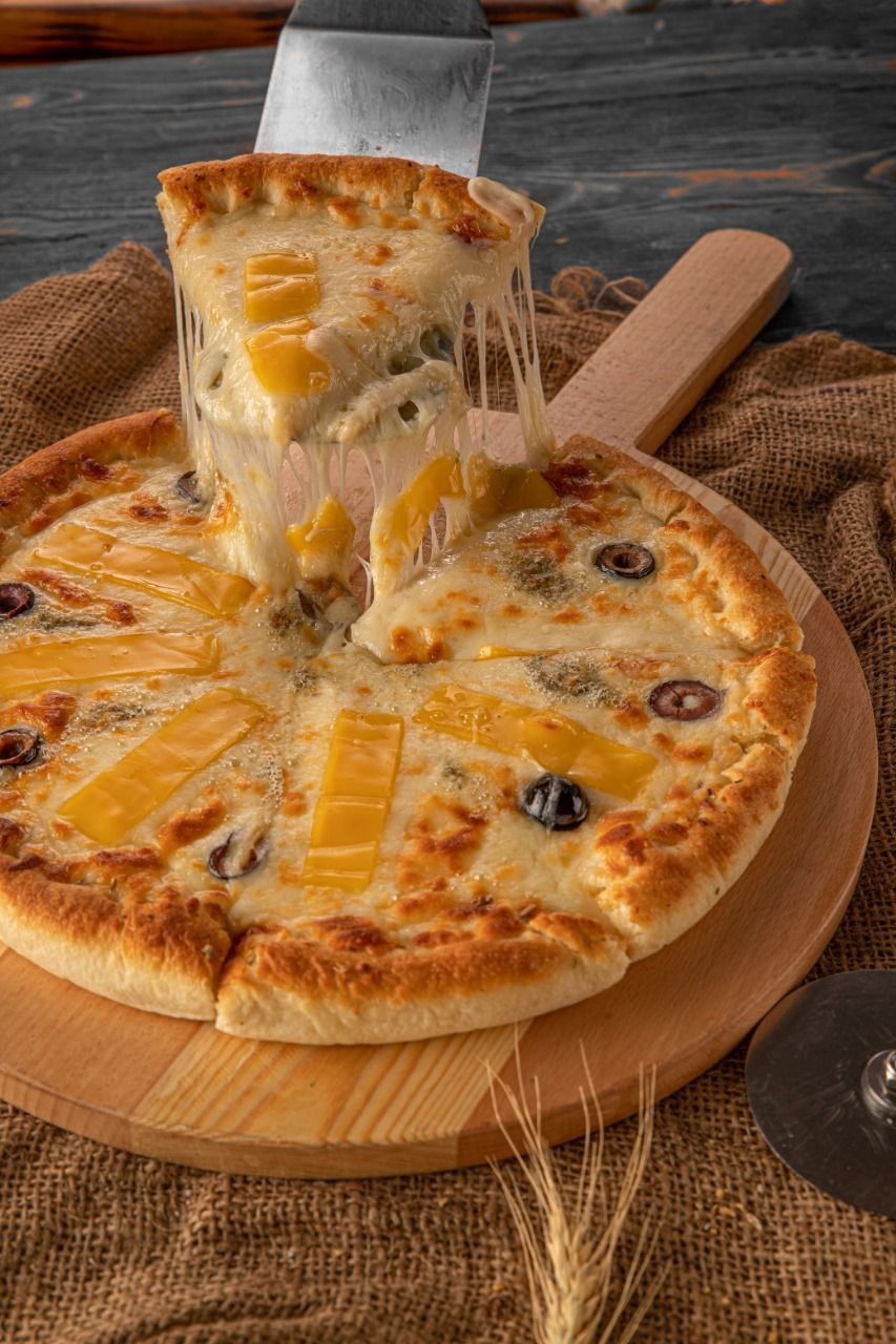 Quattro Formaggi Pizza