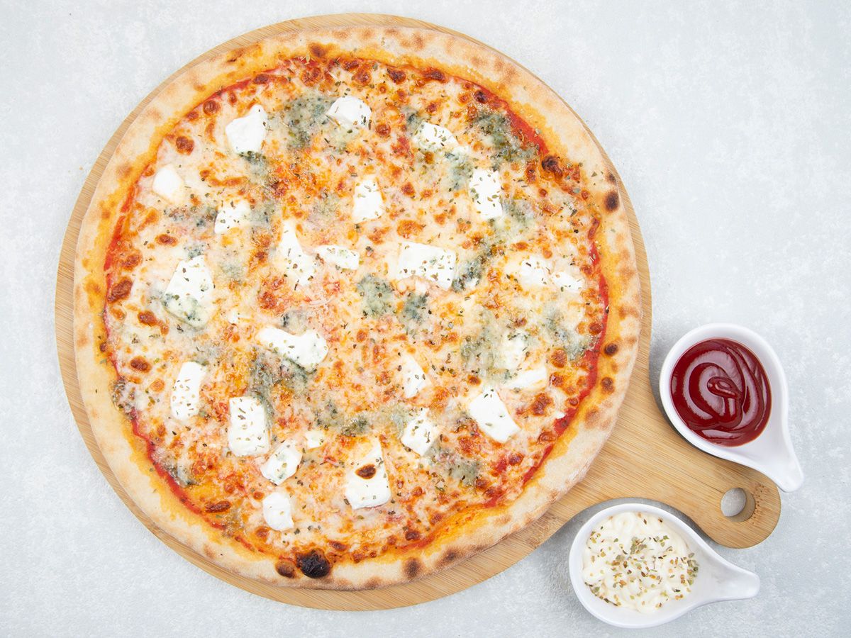 Quattro Formaggi Pizza