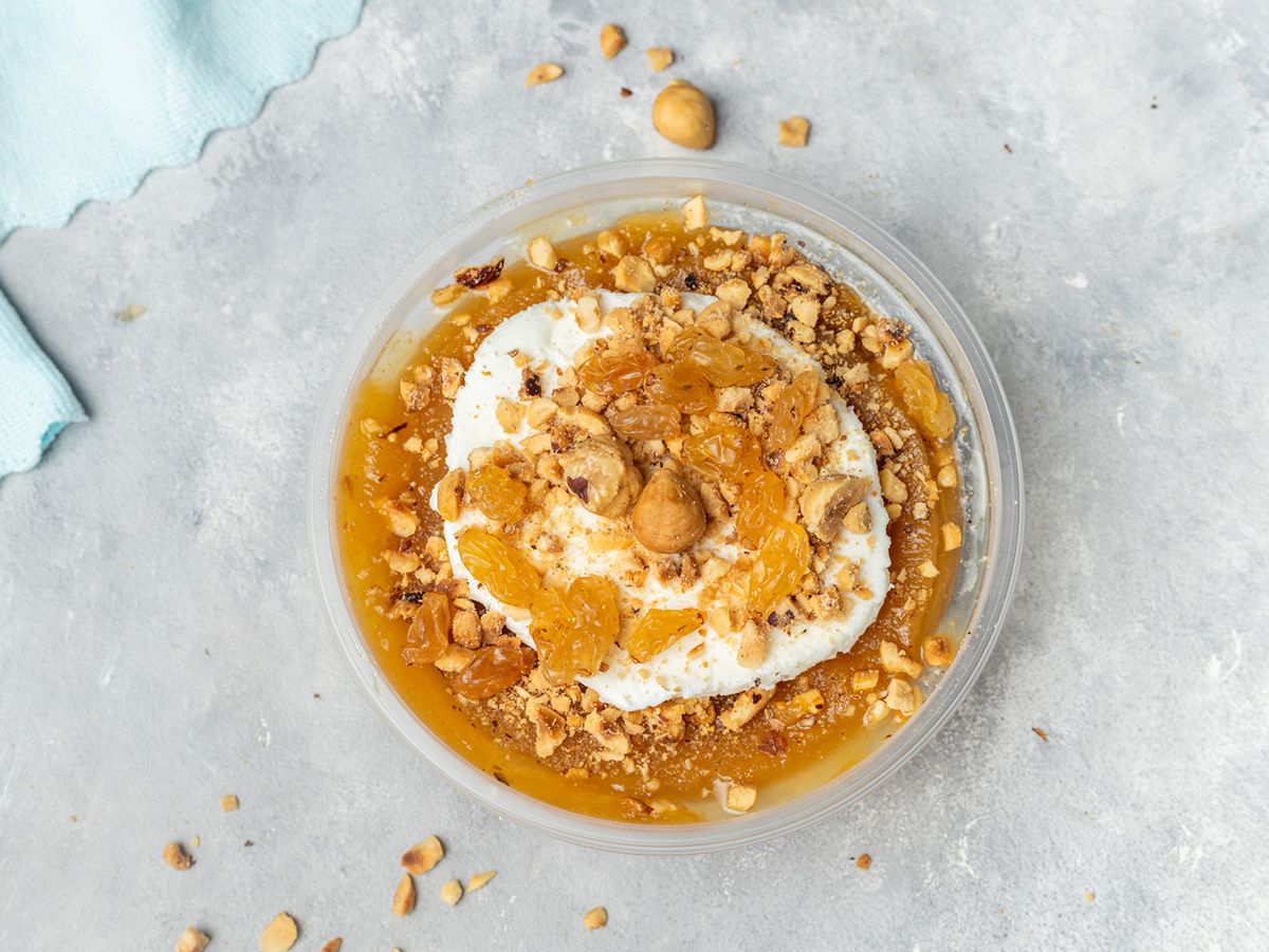 Meshmeshya With Qeshta And Nuts