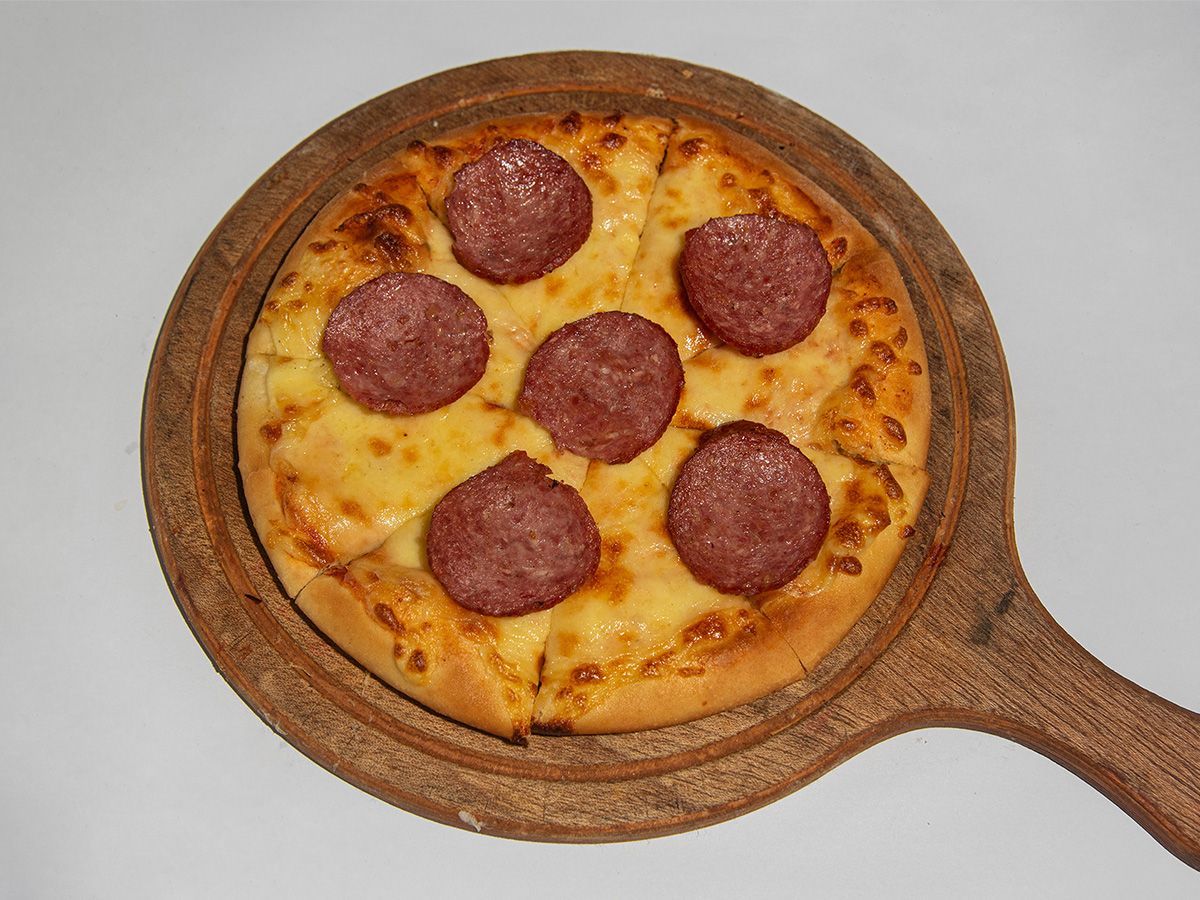 Salami Pizza