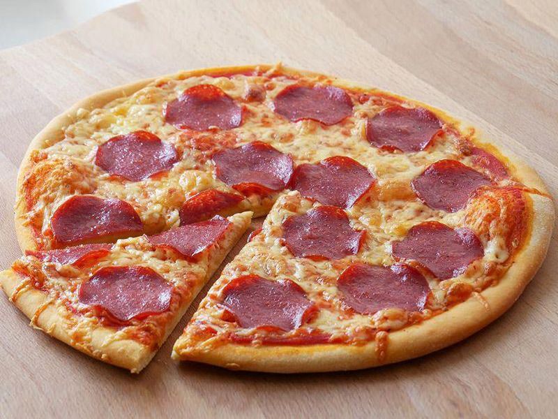 Salami Pizza