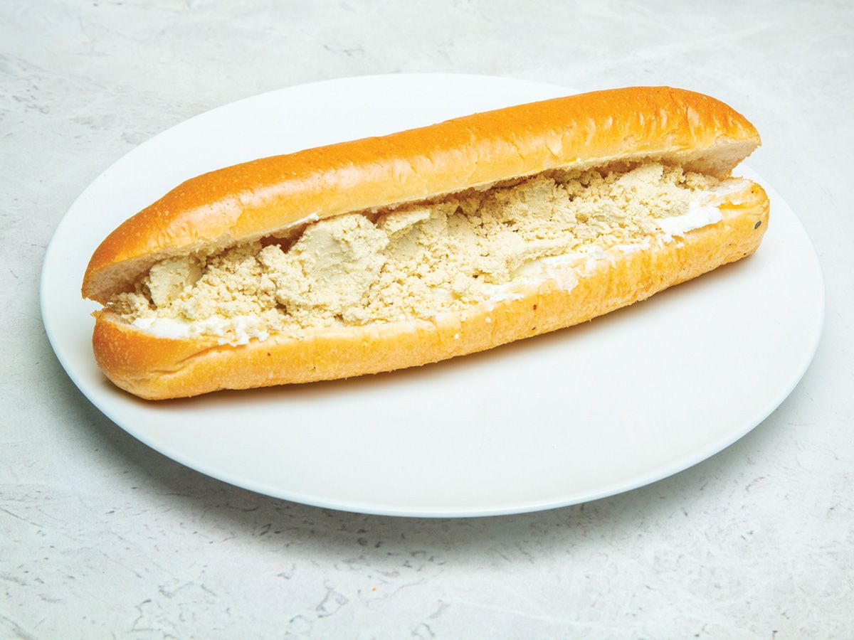 Halawa With Qeshta Sandwich