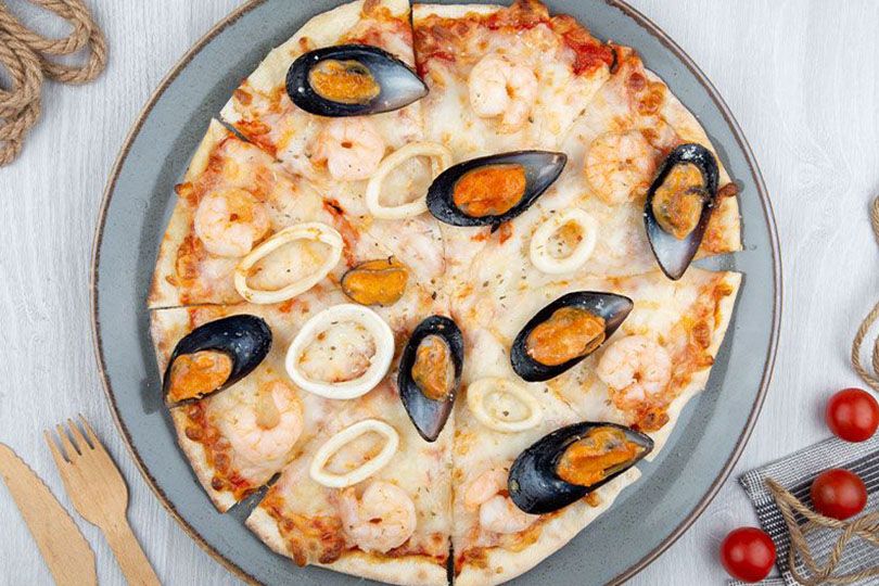 Seafood Pizza