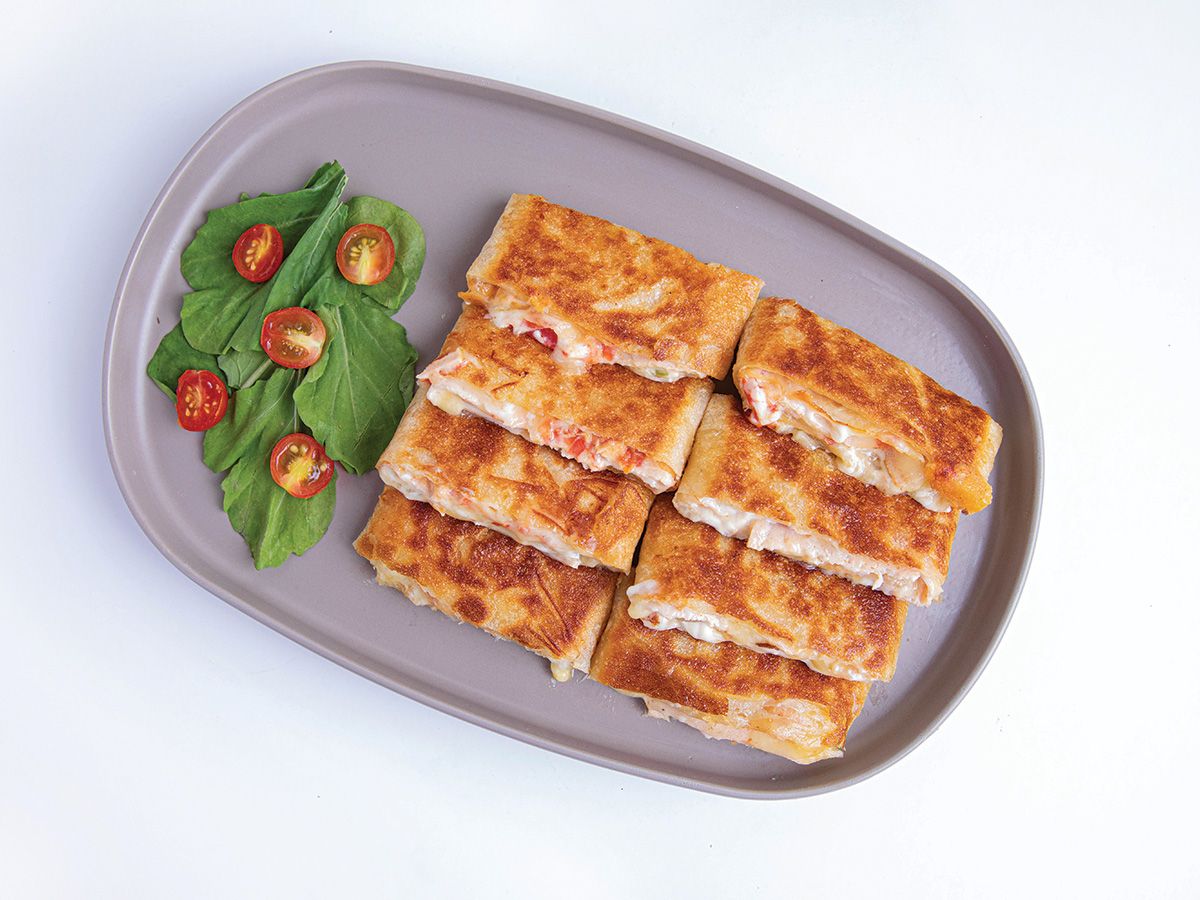 Smoked Turkey And Cheddar Roll