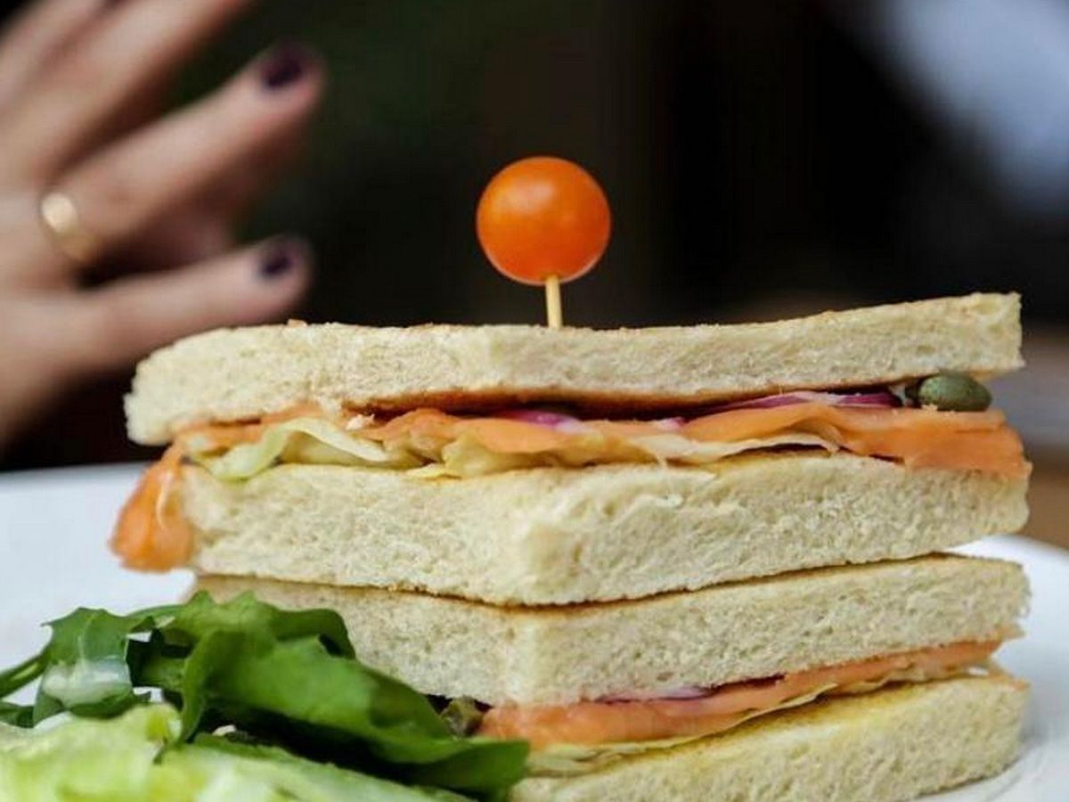 SMOKED SALMON TOAST