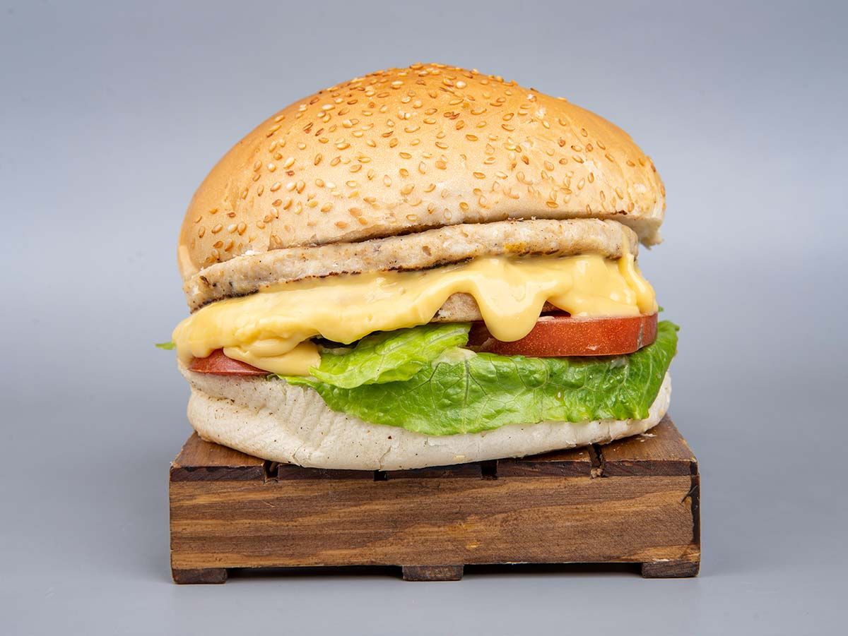 Cheese Chicken Burger 140 Gram
